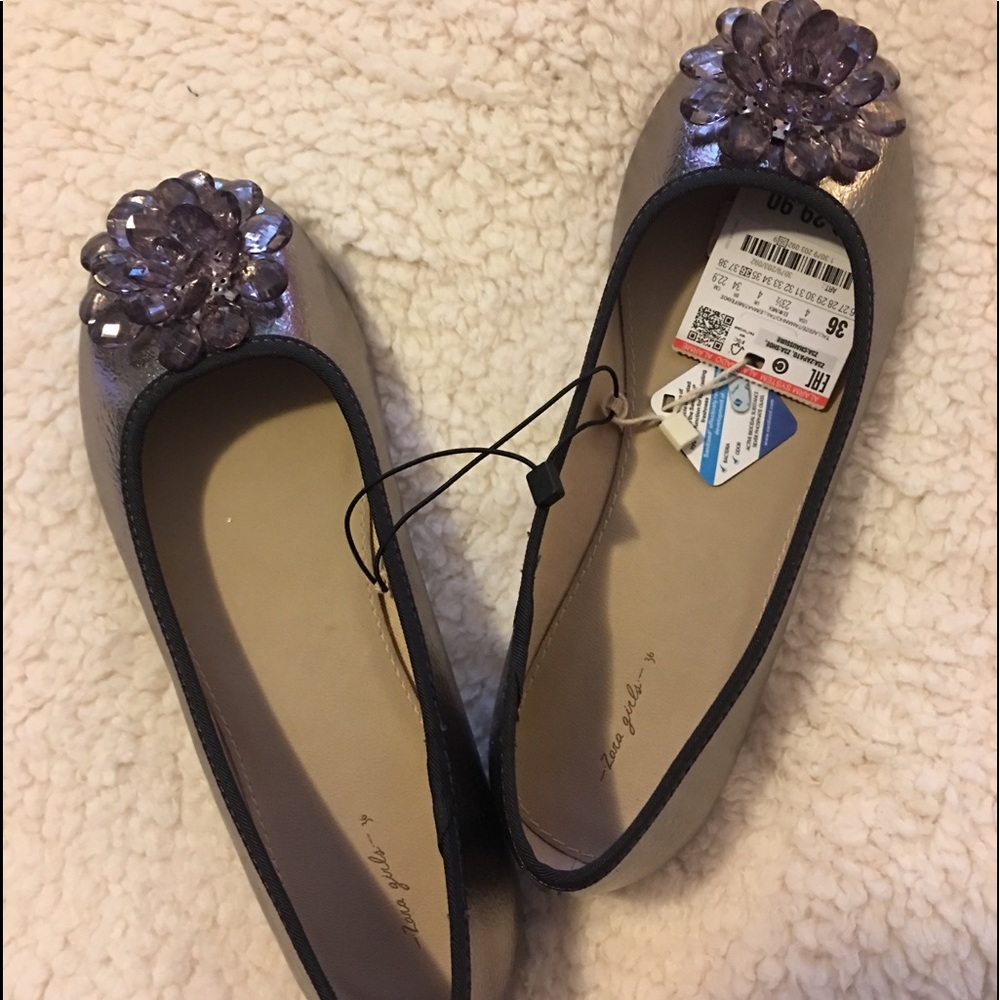 Zara Girls Ballerina flats, pewter Sz4. NWT